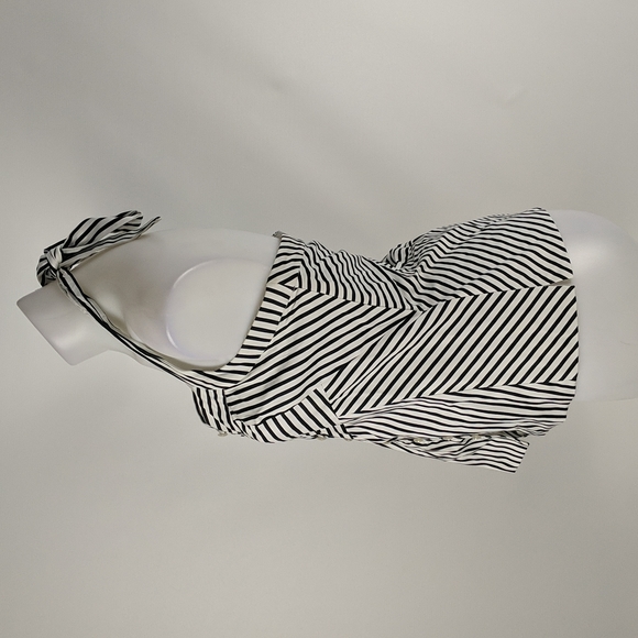 Queenspark Top Size 18 Black White Stripe Tie-up Halterneck Buttons Zip-up Back - Picture 5 of 9